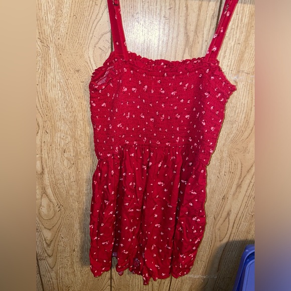 NWOT Hollister Floral Smocked Romper - Picture 6 of 9